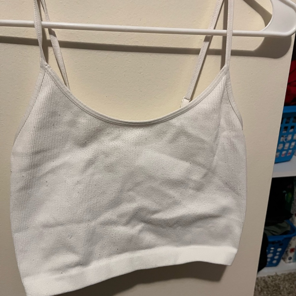 5/35$ or 10/60$

cropped white ribbed tank top basic